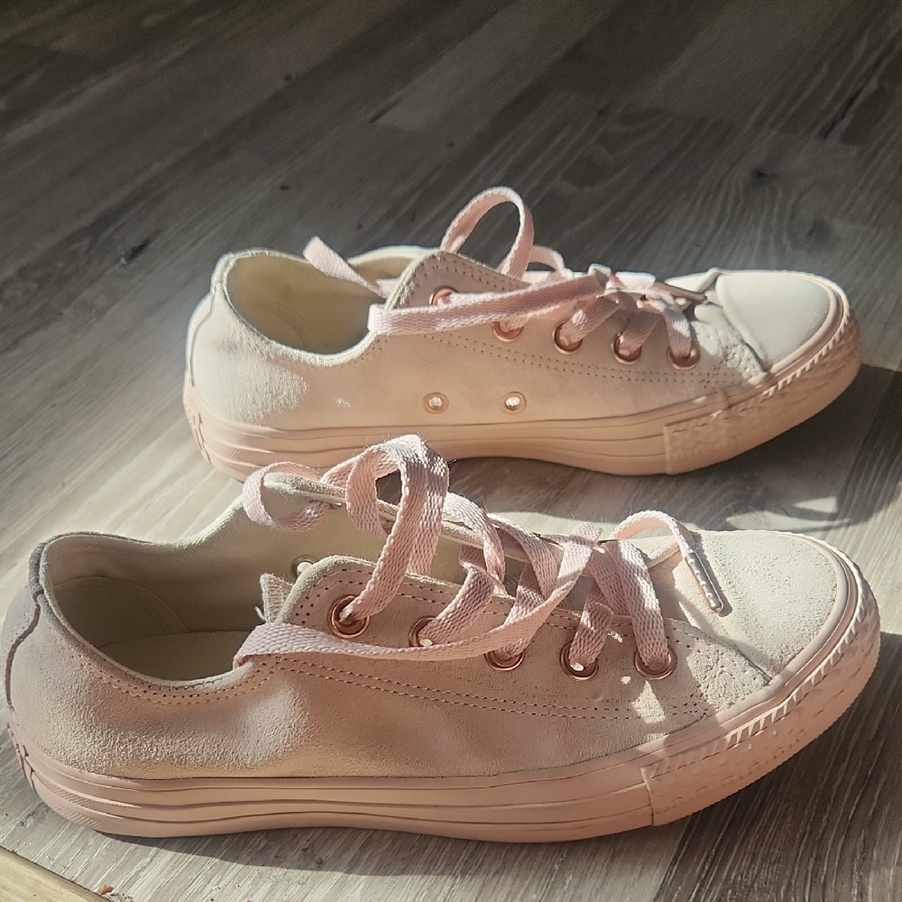 Like NEW- Converse Light Pink SUEDE Rose Gold All Star Shoes Size 6 - Picture 7 of 8